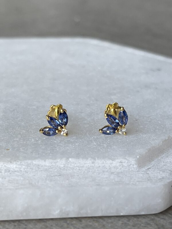 Gemstone lotus
