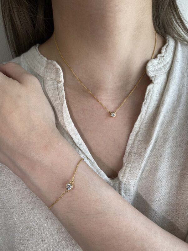 Round bezel bracelet