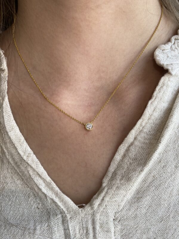 Round bezel solitaire necklace