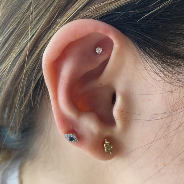 Round brilliant rook barbell