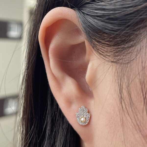 Hamsa pearl