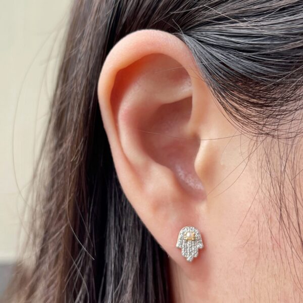 Hamsa pearl
